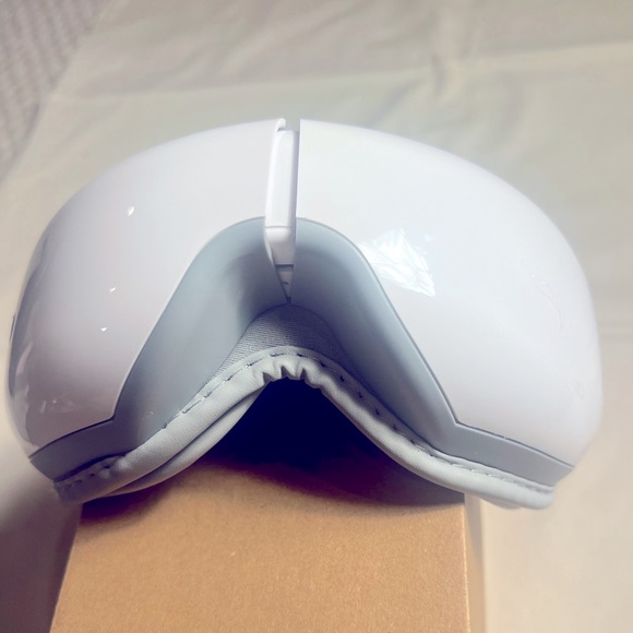 RENPHO Eyeris 1 Eye Massager with Heat - Picture 1 of 4